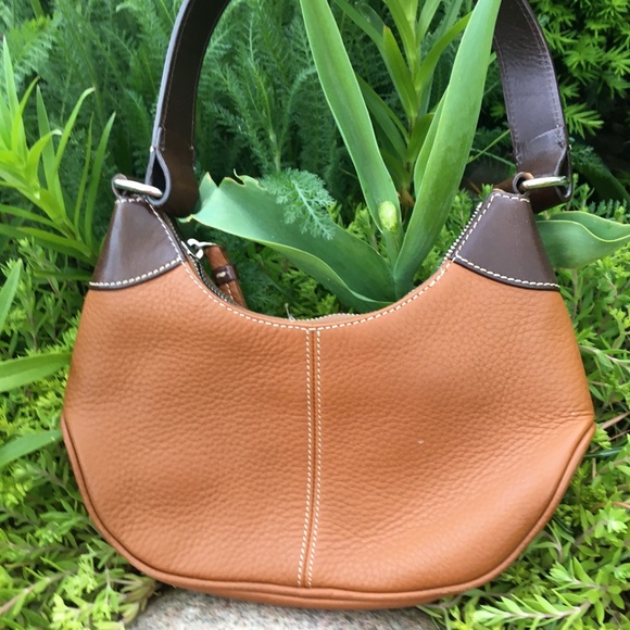 Dooney and Burke brown leather pocket book - Picture 2 of 8